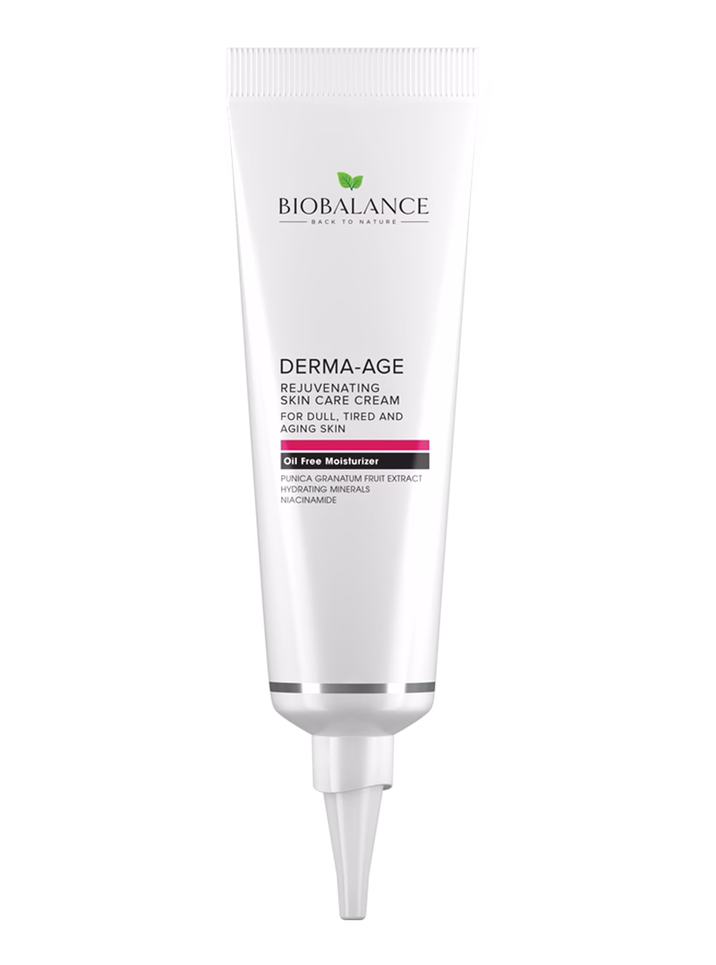 Rejuvenating facial cream with antioxidants and SPF protection for aging skin